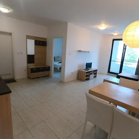 Apartament Elena's In Kavatsi Area